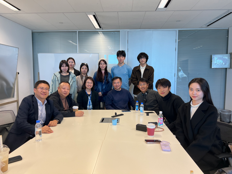 通告>正文央视《今日说法》的节目总制片人王宝卿老师,知名编导关宏怡